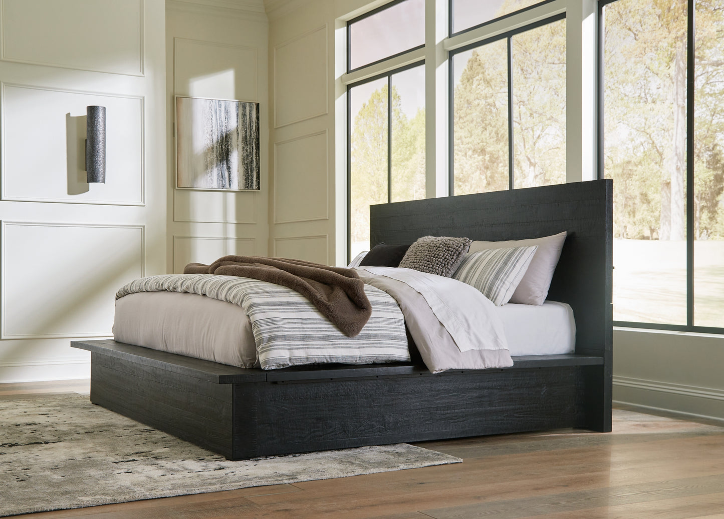 Londer King Panel Bed with Mirrored Dresser, Chest and Nightstand